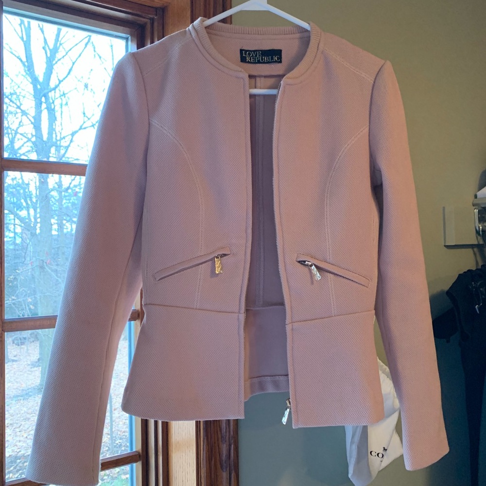 Women’s Jacket - Picture 2 of 5